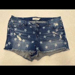 Super cute shorts w/stars ⭐️